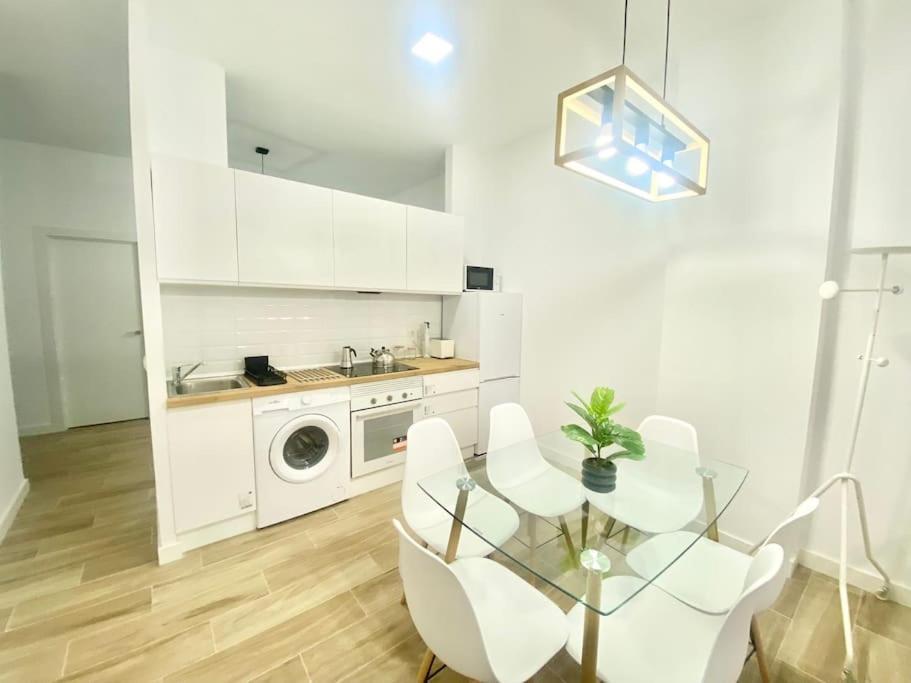 Puente Praga Aparment Apartman Madrid Kültér fotó